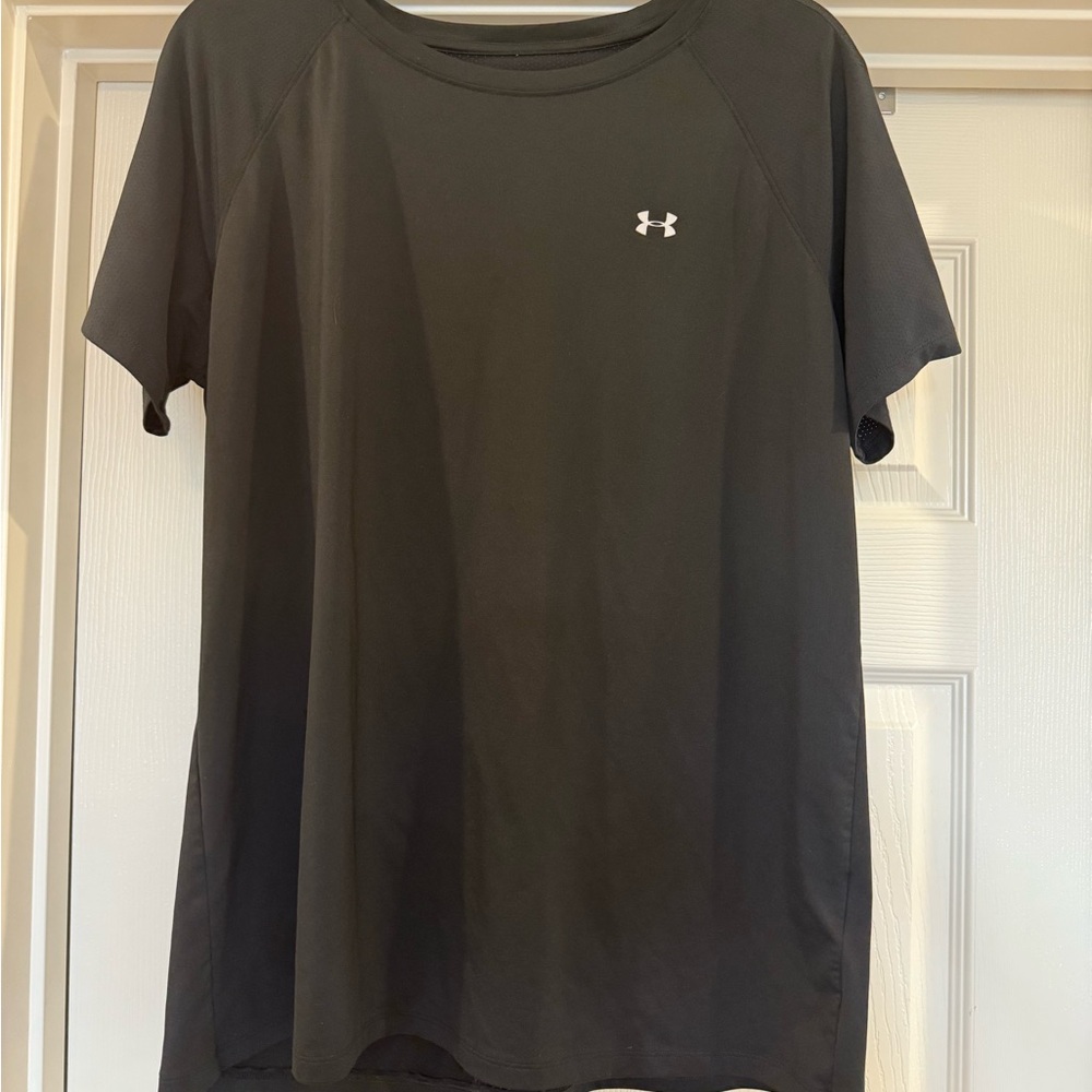 Under Armour Women’s Black Workout Top XL